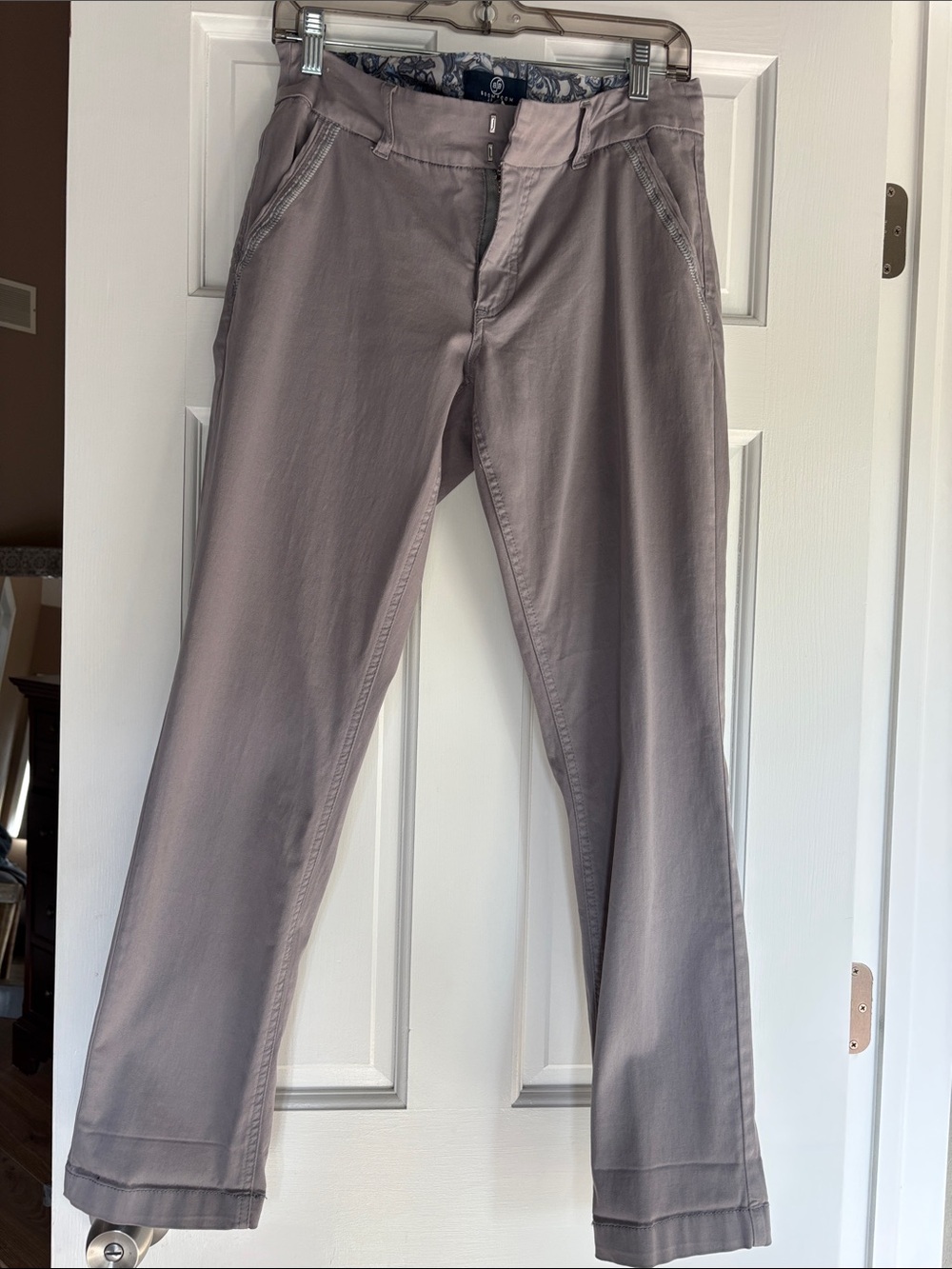Women's Straight-Leg Pants in Gray